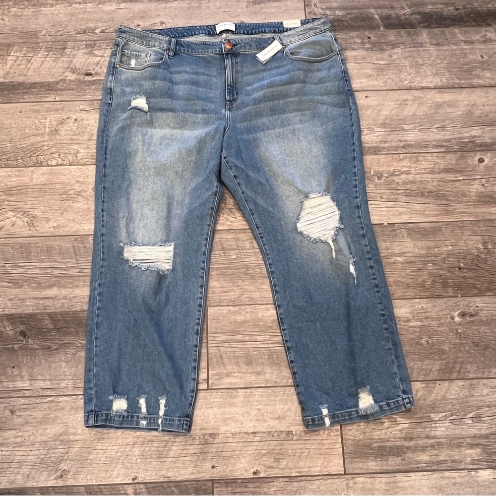 NWT Lane Bryant Distressed High Rise Classic Straight Leg Signature Fit Jeans 28